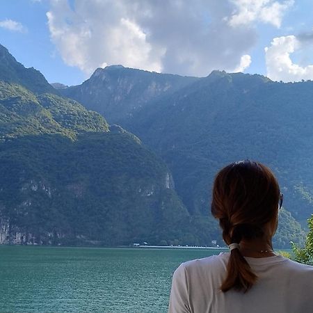 Lake Como Casa La Rosa Abbadia Lariana Bagian luar foto