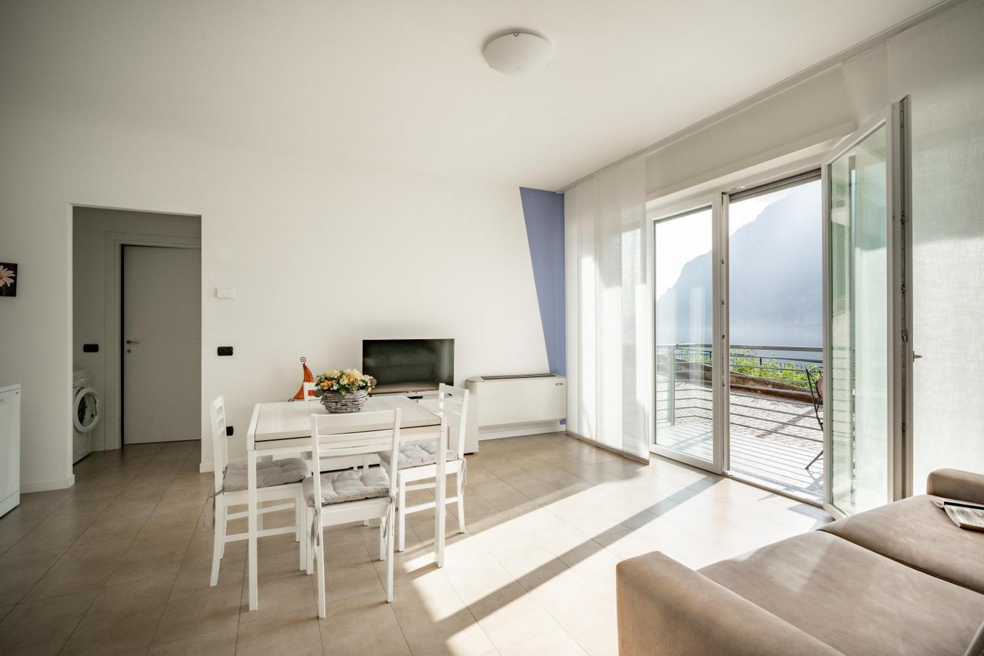 Lake Como Casa La Rosa Abbadia Lariana Bagian luar foto